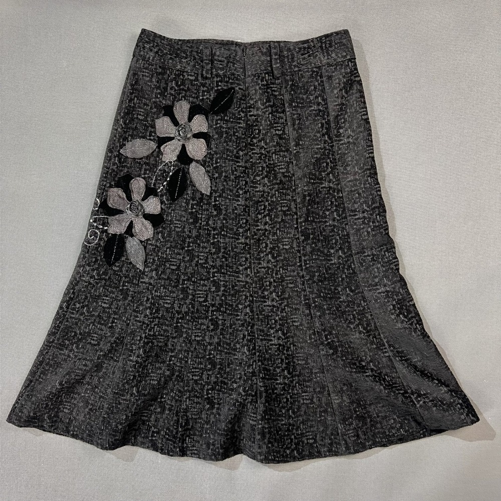 Chae Kwang Sa Black Floral Applique Textured Midi Skirt Made in Korea Size 77 M